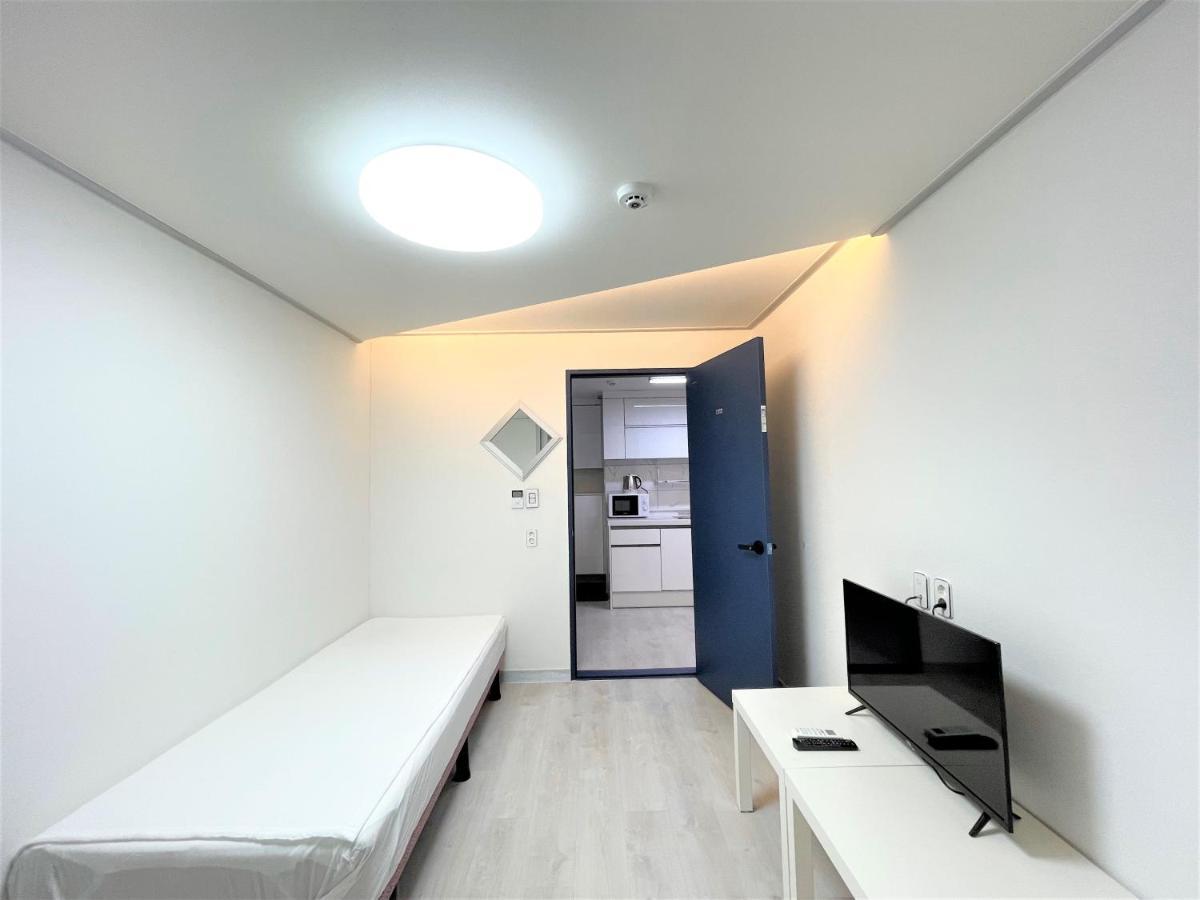 W Premium Guesthouse Incheon Airport Exteriör bild