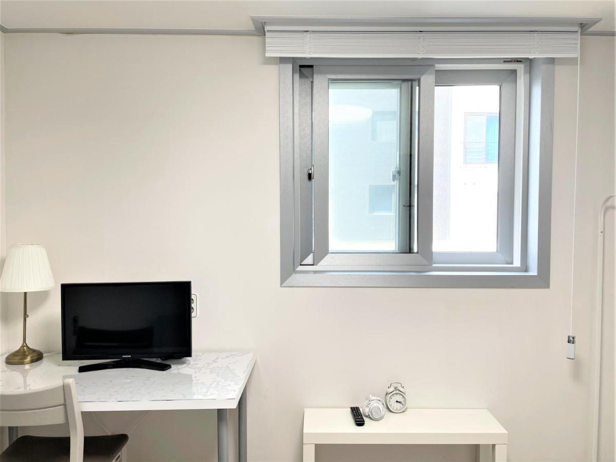 W Premium Guesthouse Incheon Airport Exteriör bild