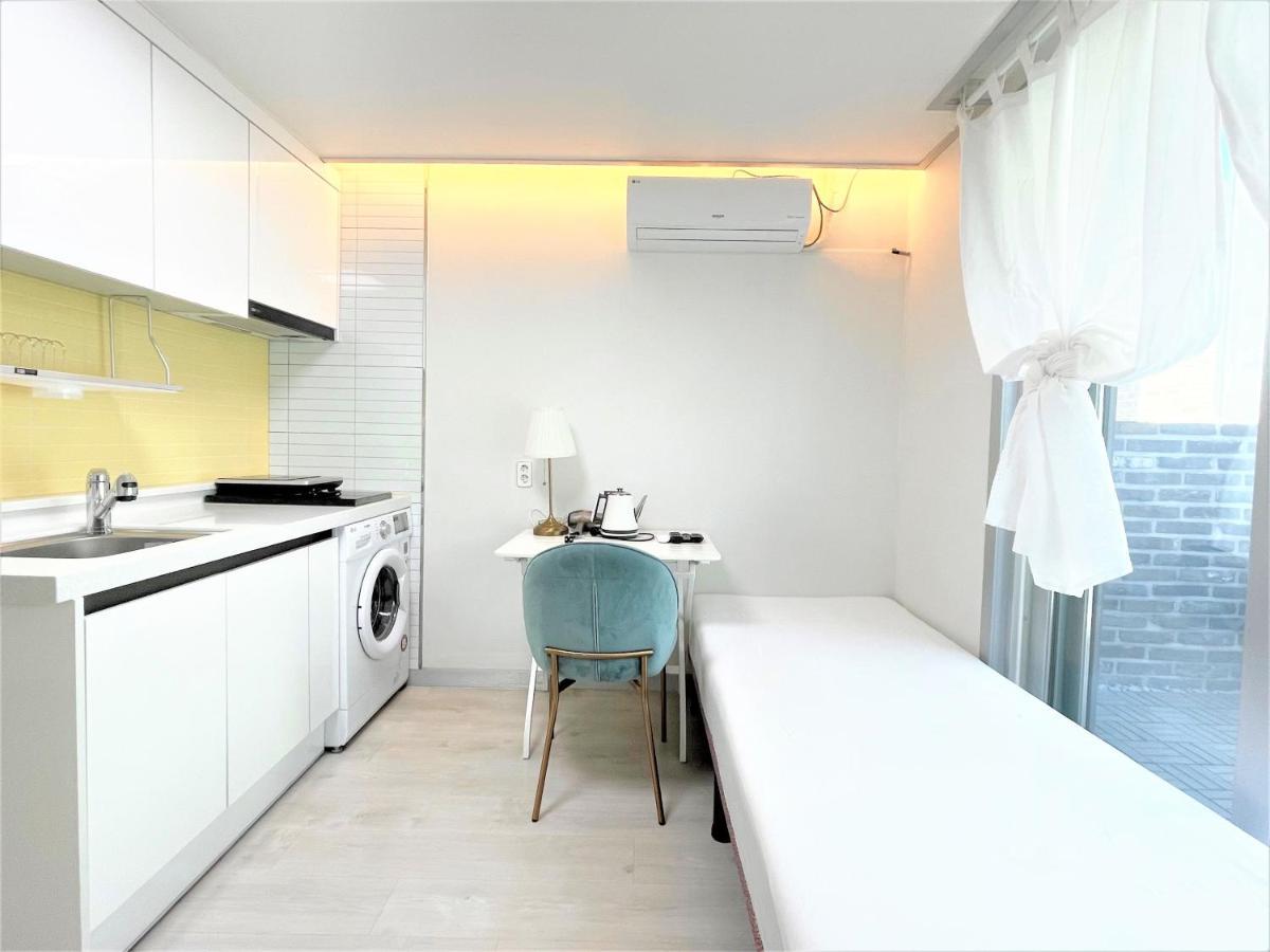 W Premium Guesthouse Incheon Airport Exteriör bild