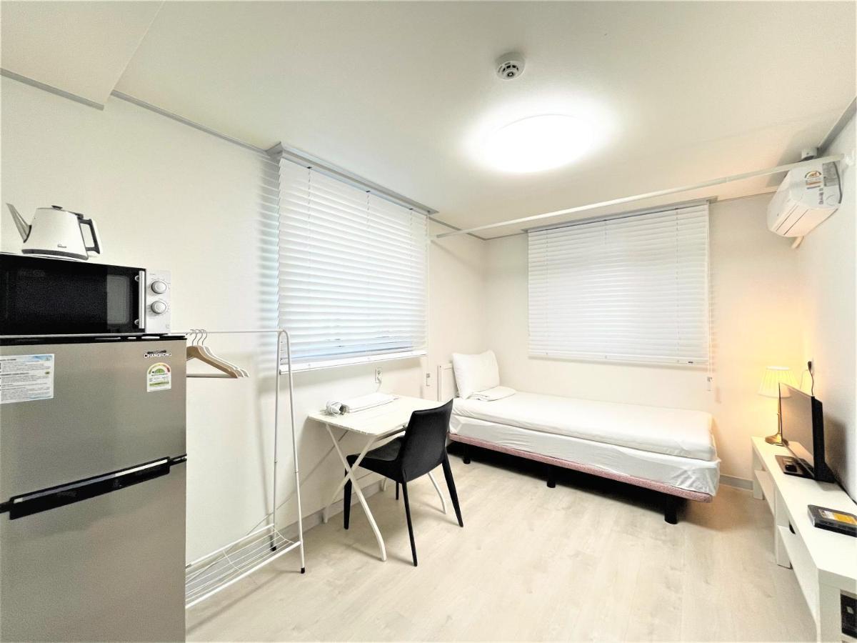 W Premium Guesthouse Incheon Airport Exteriör bild