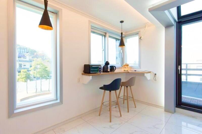 W Premium Guesthouse Incheon Airport Exteriör bild